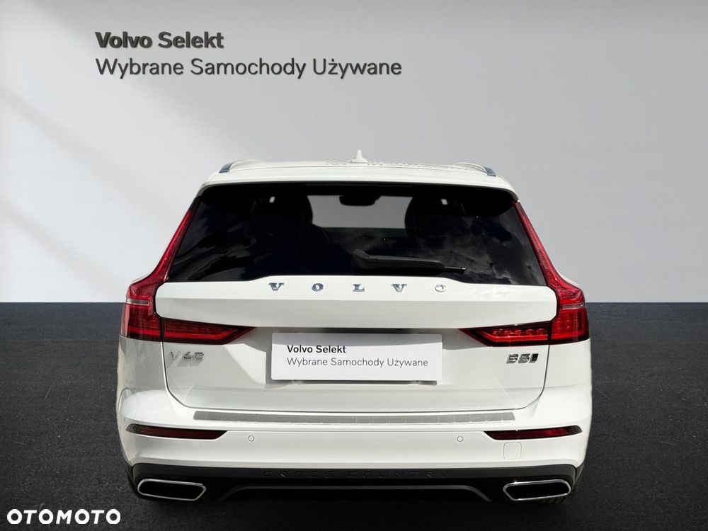 Volvo V60 Cross Country - 8
