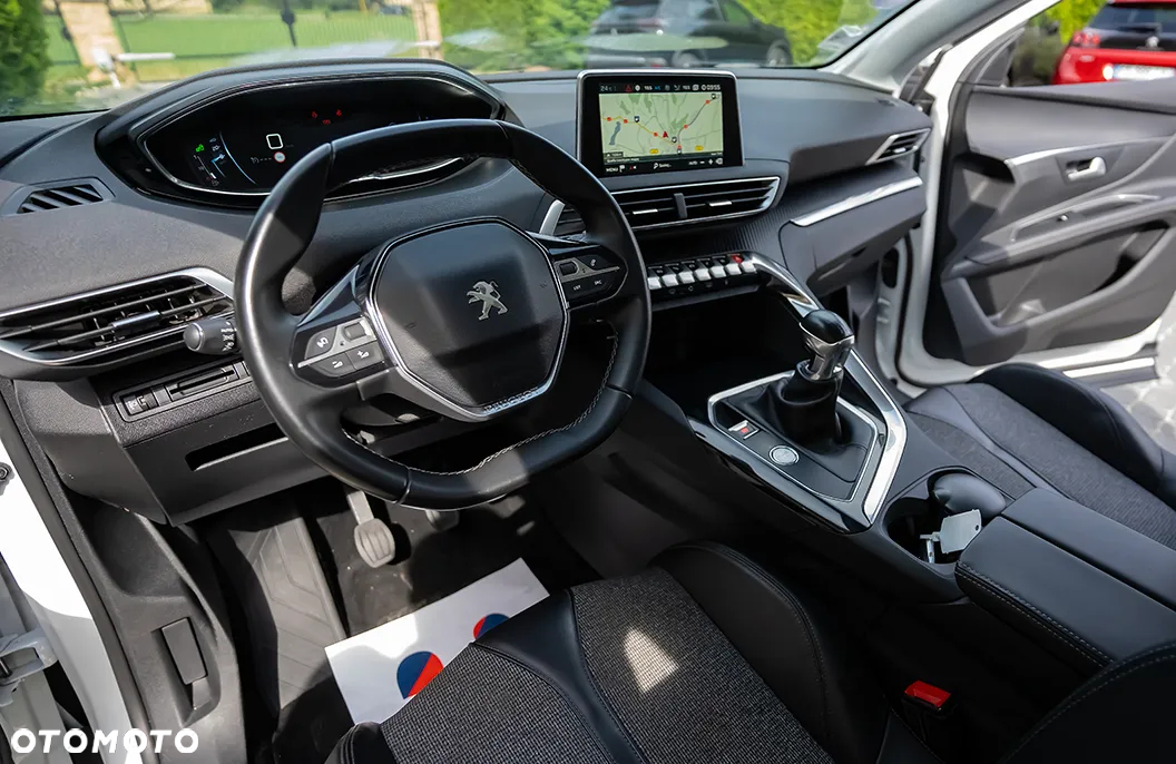Peugeot 3008 1.2 PureTech Allure S&S - 30