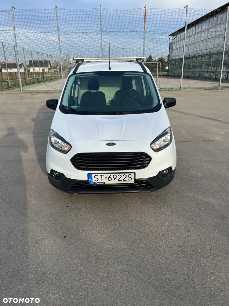 Ford Transit Courier - 8