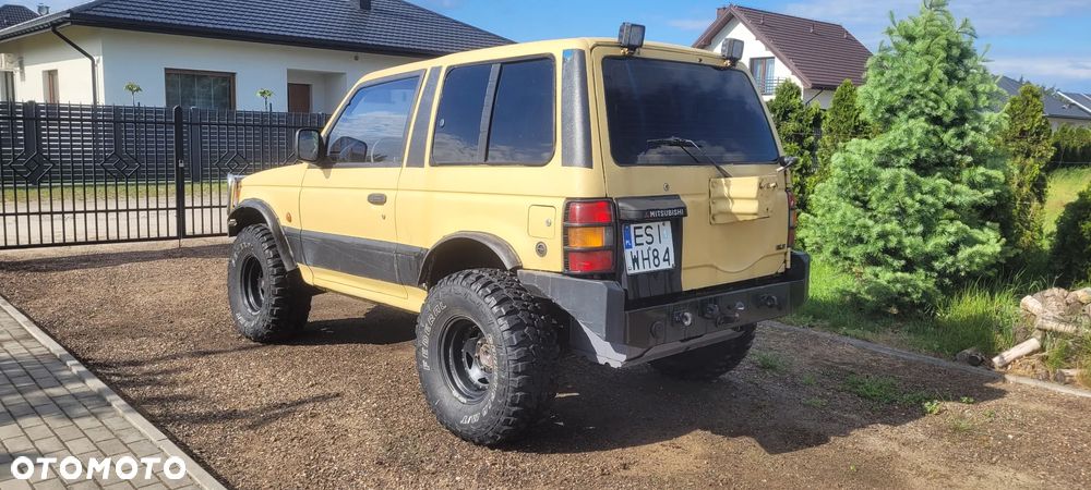 Mitsubishi Pajero - 4