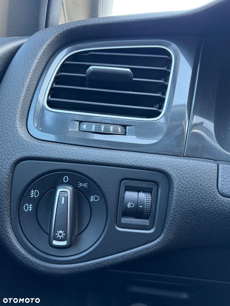 Volkswagen Golf Variant 1.6 TDI (BlueMotion Technology) DSG Comfortline - 24