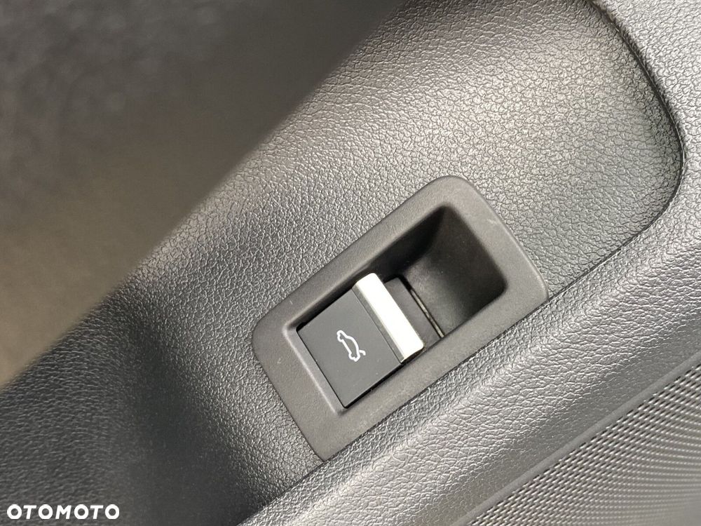 Audi A4 Limousine 35 TFSI mHEV S Line S tronic - 11