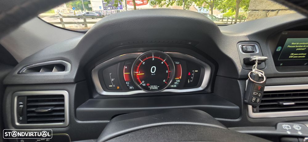 Volvo XC 70 2.0 D4 Momentum Geartronic - 41