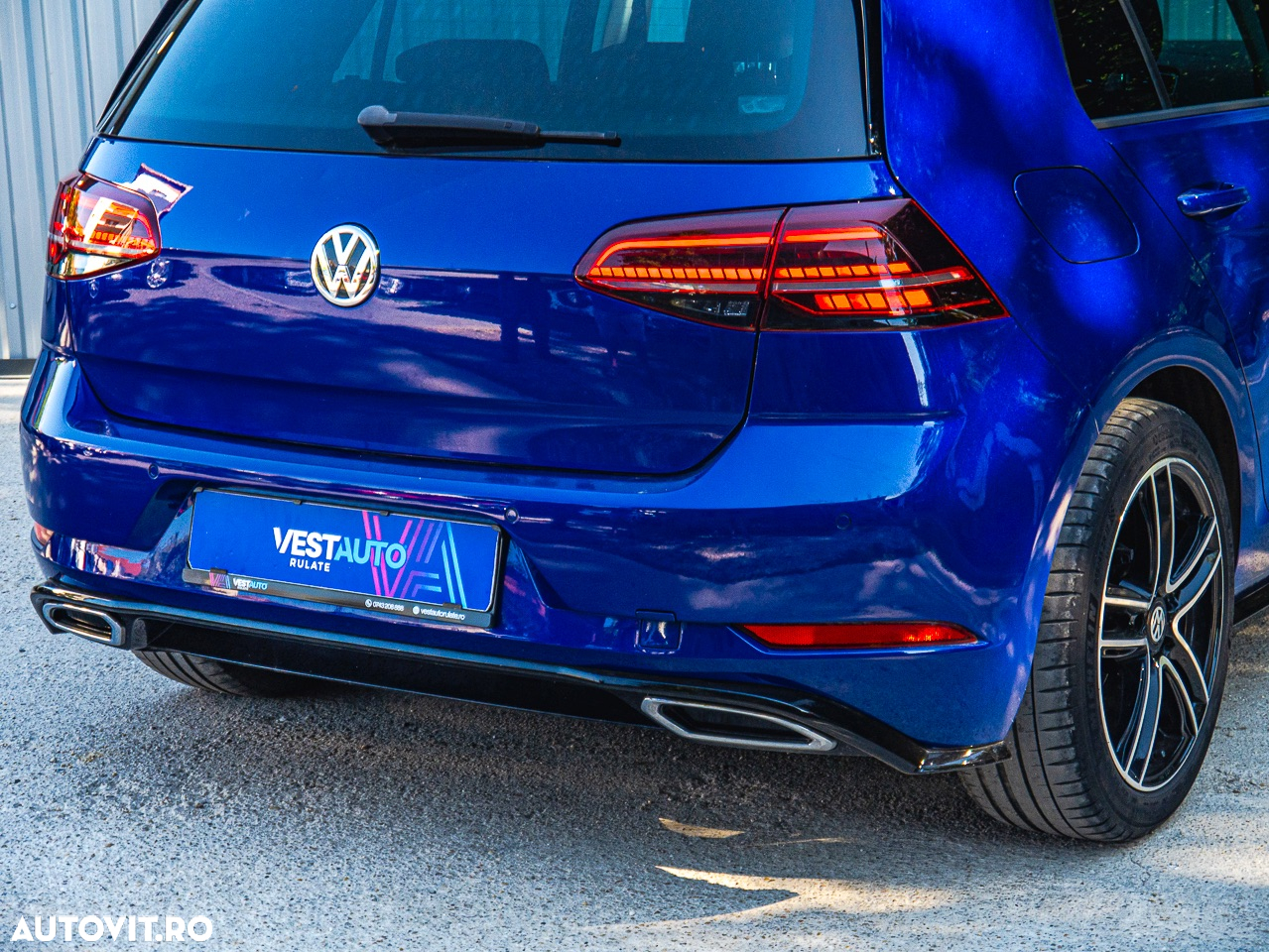 Volkswagen Golf 1.5 eTSI OPF DSG R-Line - 33