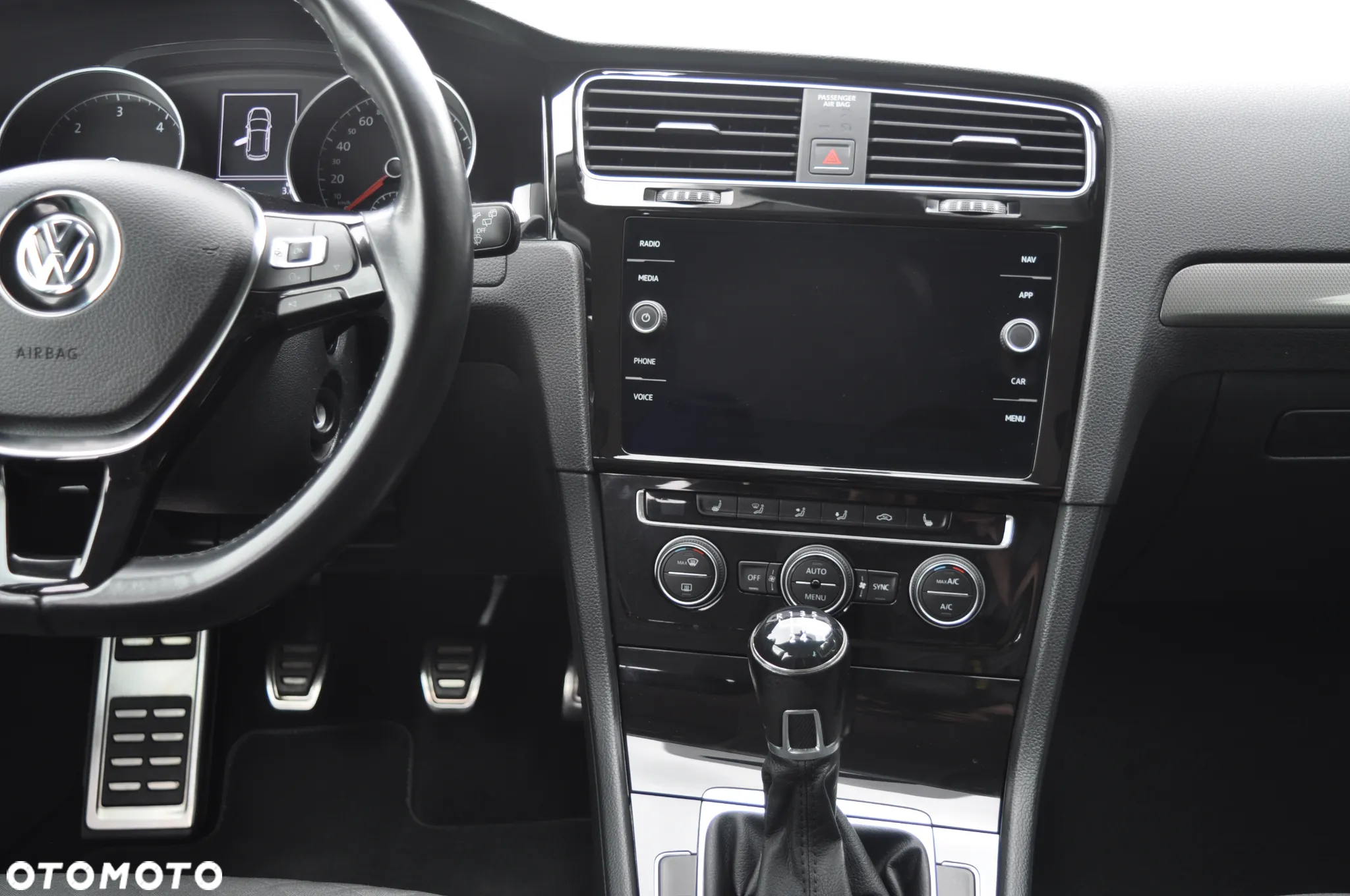 Volkswagen Golf 1.6 TDI Join - 28