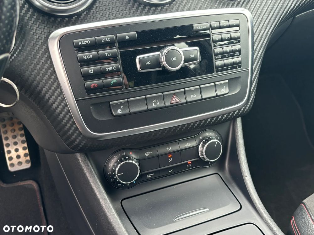 Mercedes-Benz Klasa A 180 7G-DCT AMG Line - 25