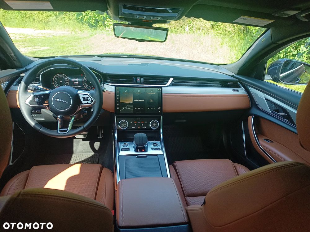 Jaguar XF P250 R-Dynamic SE - 10