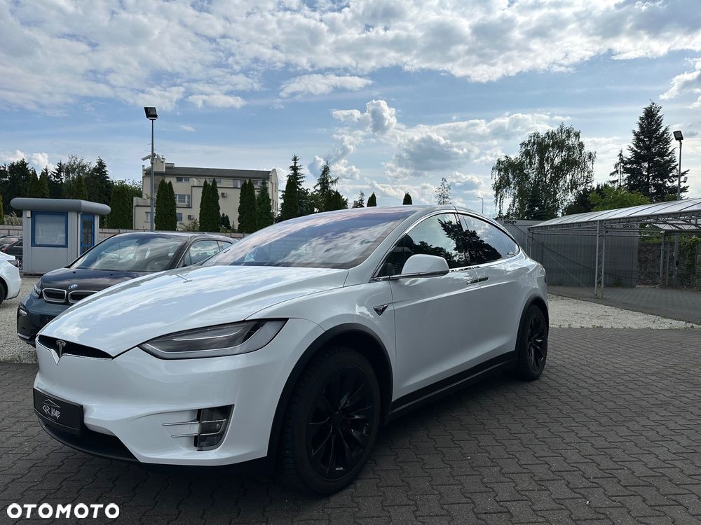 Tesla Model X - 2