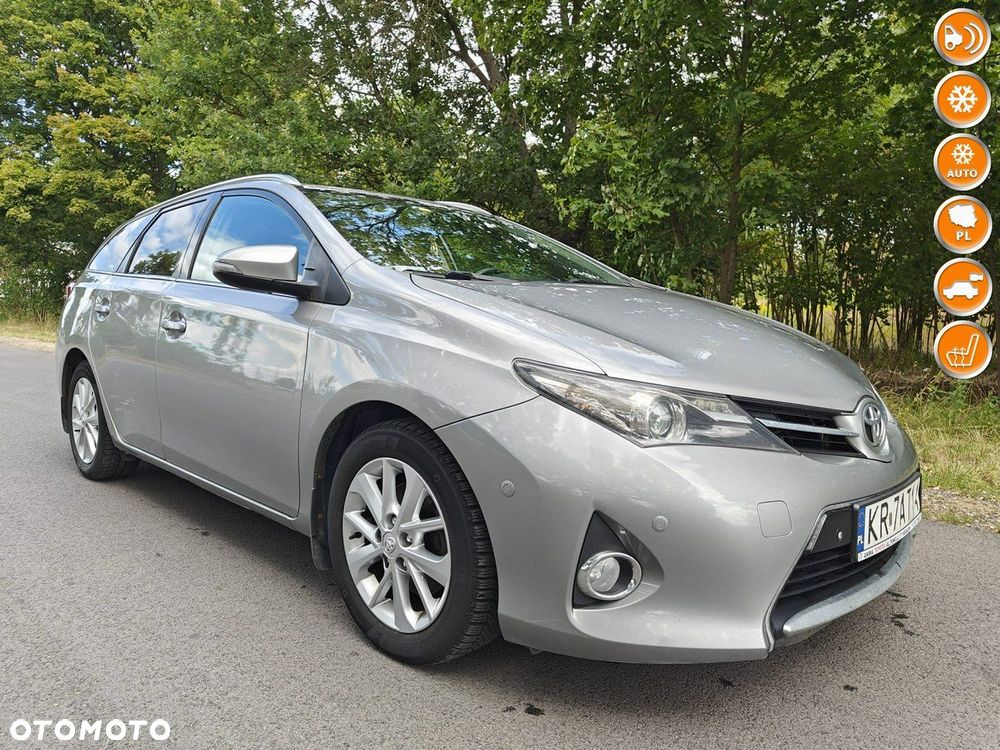 Toyota Auris - 1