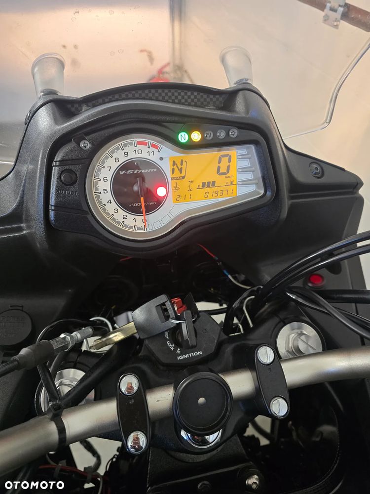 Suzuki V-STROM - 22