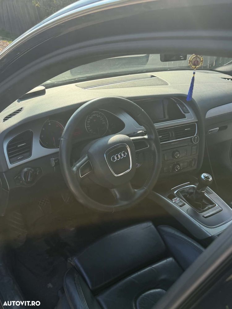 Audi A4 Limuzina 2.0 TDI B8 - 10