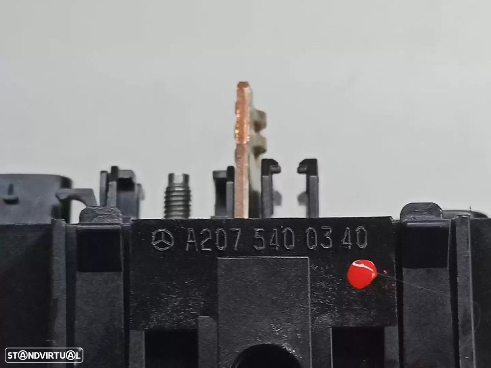 CAIXA RELÉS / FUSÍVEIS MERCEDES-BENZ CLASSE C T-MODEL 2019 -A2075400340 - 4