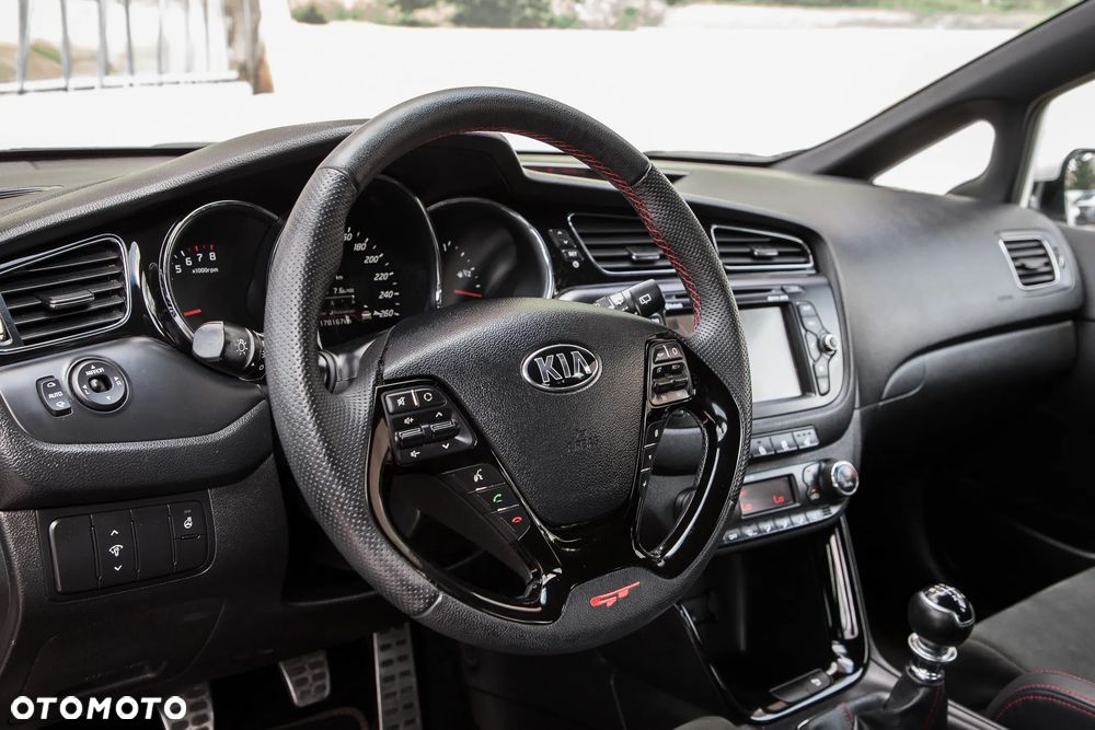 Kia Ceed 1.6 T-GDI GT - 14