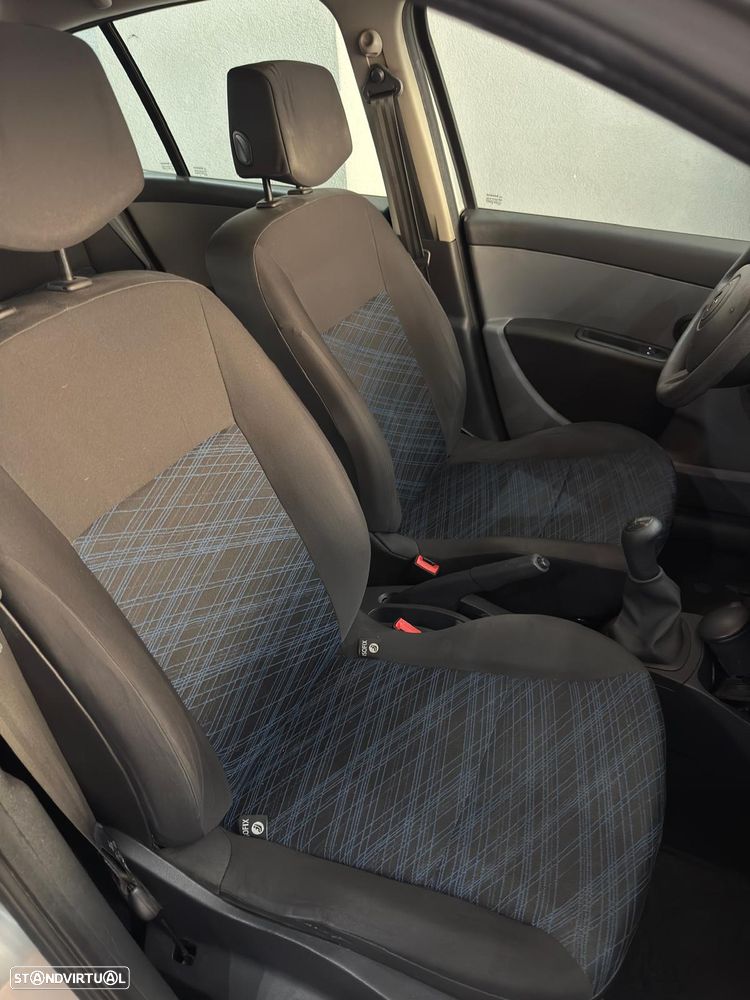 Renault Clio 1.2 16V Confort - 29