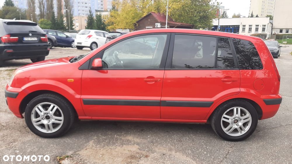 Ford Fusion 1.4 + - 5