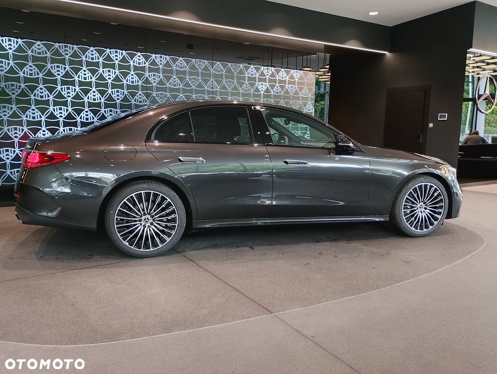 Mercedes-Benz Klasa E 200 4-Matic AMG - 2