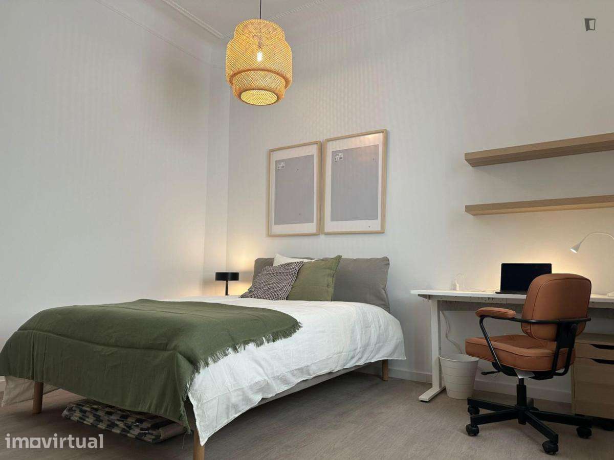 Quarto - localizado em São Sebastião Lisbon - Grande imagem: 2/14