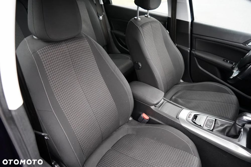 Peugeot 308 BlueHDi 130 EAT6 Stop & Start Active Business-Paket - 29