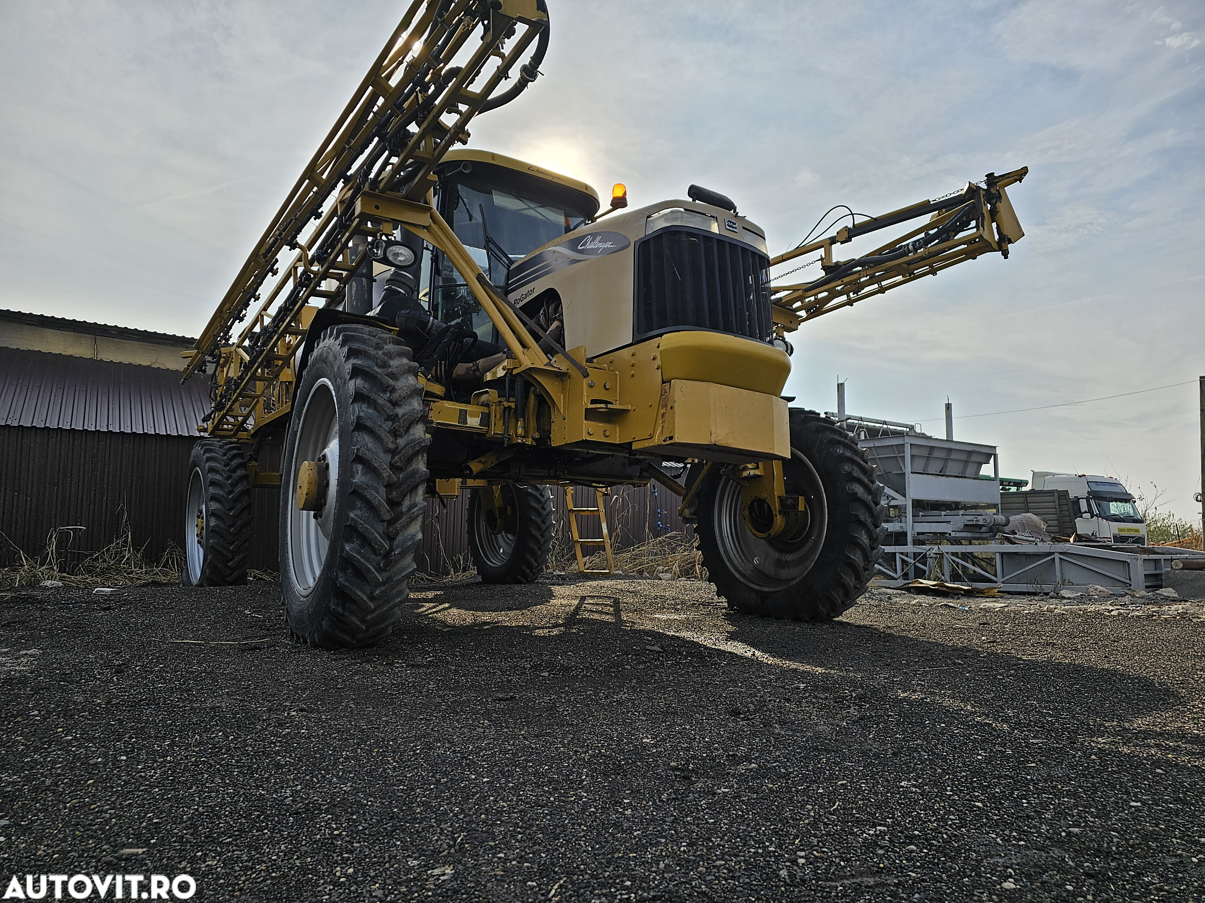 Challenger rogator Trimble - 4