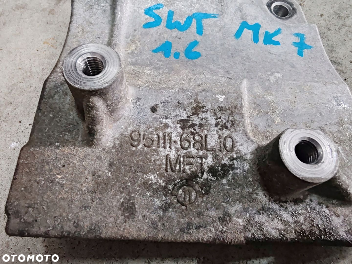 Podstawa mocowanie łapa kompresora 1.6 16V M16A SPORT Suzuki Swift MK7 10- - 3