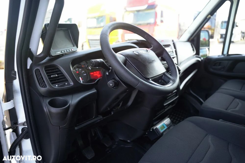 Iveco DAILY 70-150 / FRIGIDER / UNITATE THERMO KING V-300 MAX / TWIN / HIDRAULIC DHOLLANDIA / MASĂ NETĂ: 7.000 kg / 3 LOCURI - 28