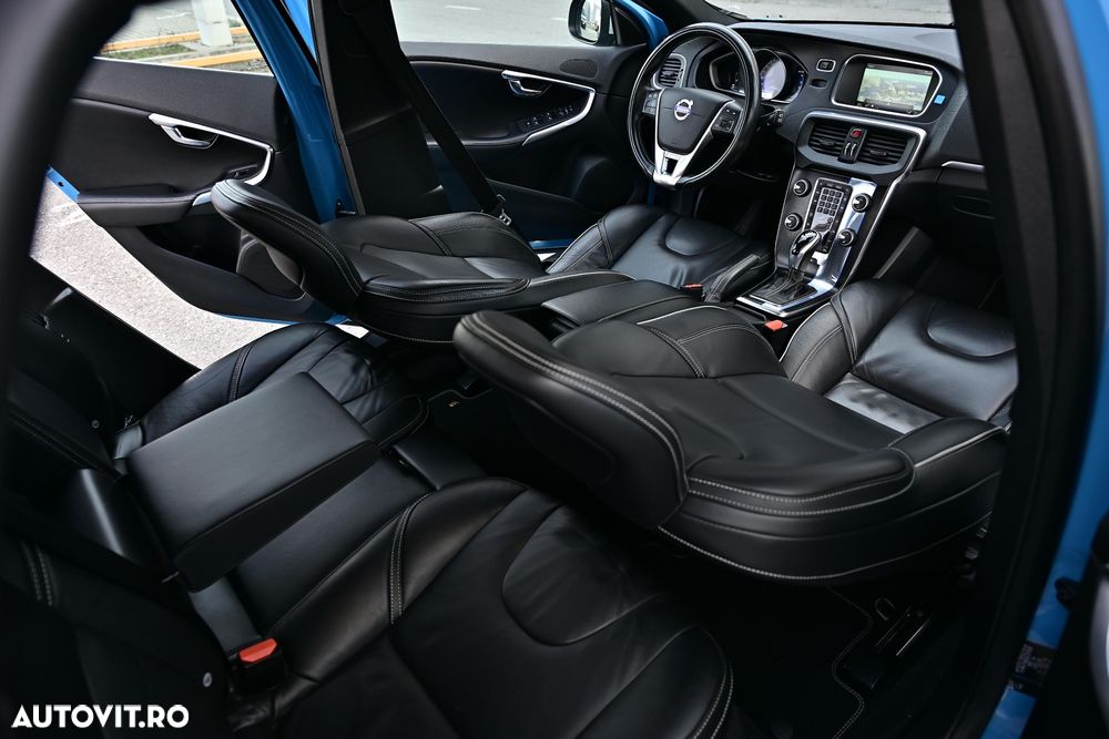 Volvo V40 D3 Geartronic RDesign - 17