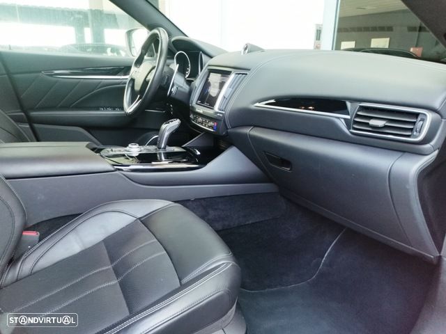 Maserati Levante Q4 GranSport - 15