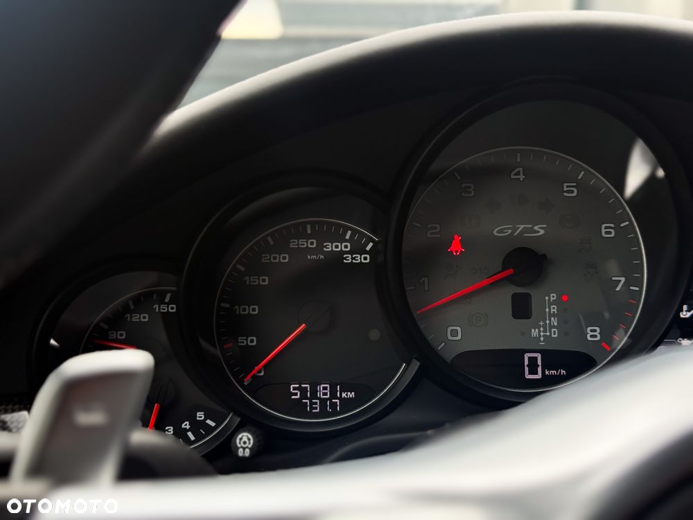 Porsche Panamera GTS PDK - 33
