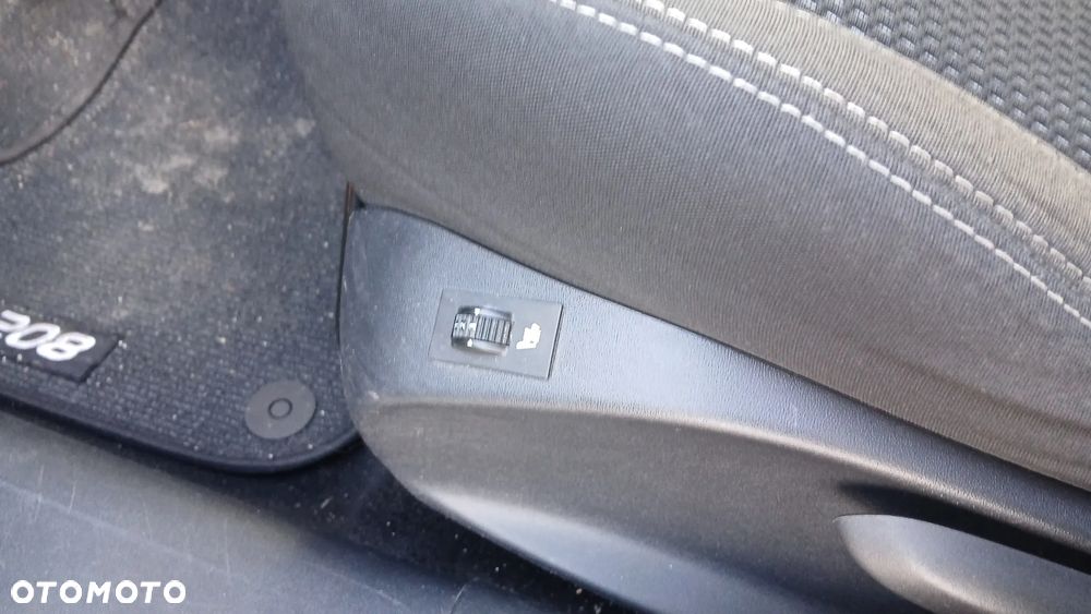 Peugeot 208 Blue-HDi 100 Stop&Start Allure - 26