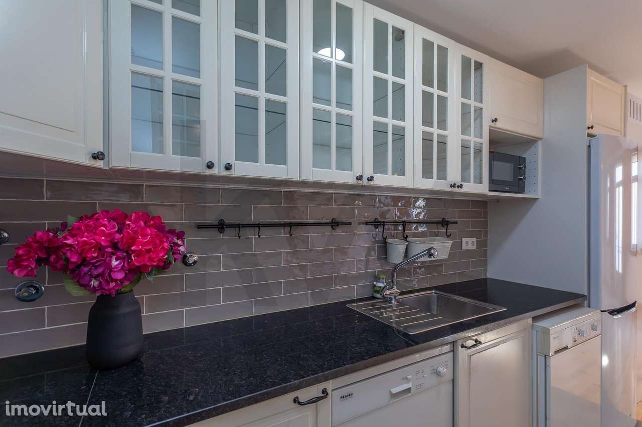 ARRENDAMENTO | T2 Duplex em edifício com fachada de época | Totalmente - Grande imagem: 3/37