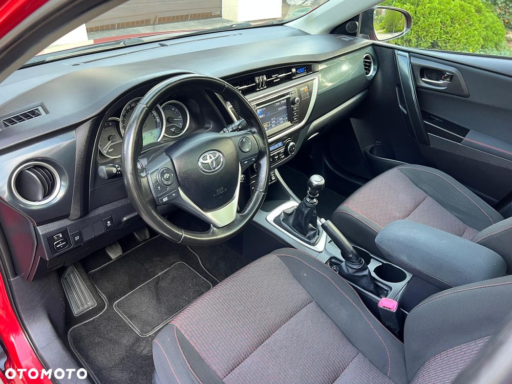 Toyota Auris 1.6 Selection - 3