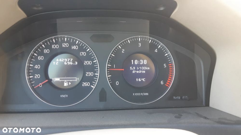 Volvo V70 2.0D Momentum - 8