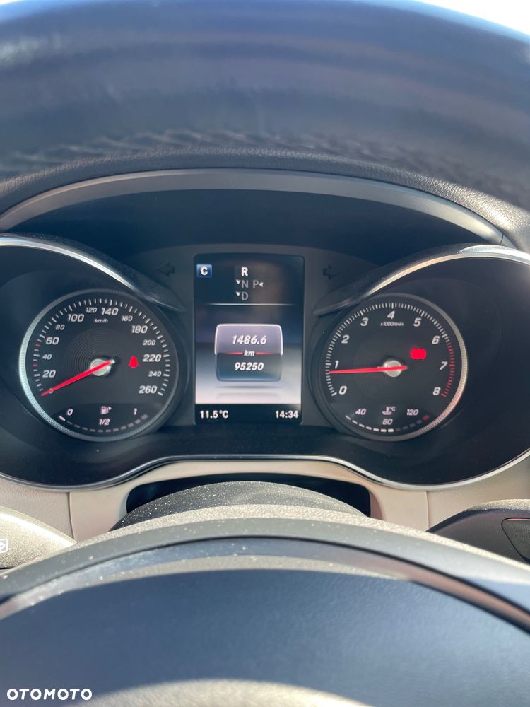 Mercedes-Benz GLC 300 4Matic 9G-TRONIC AMG Line - 21