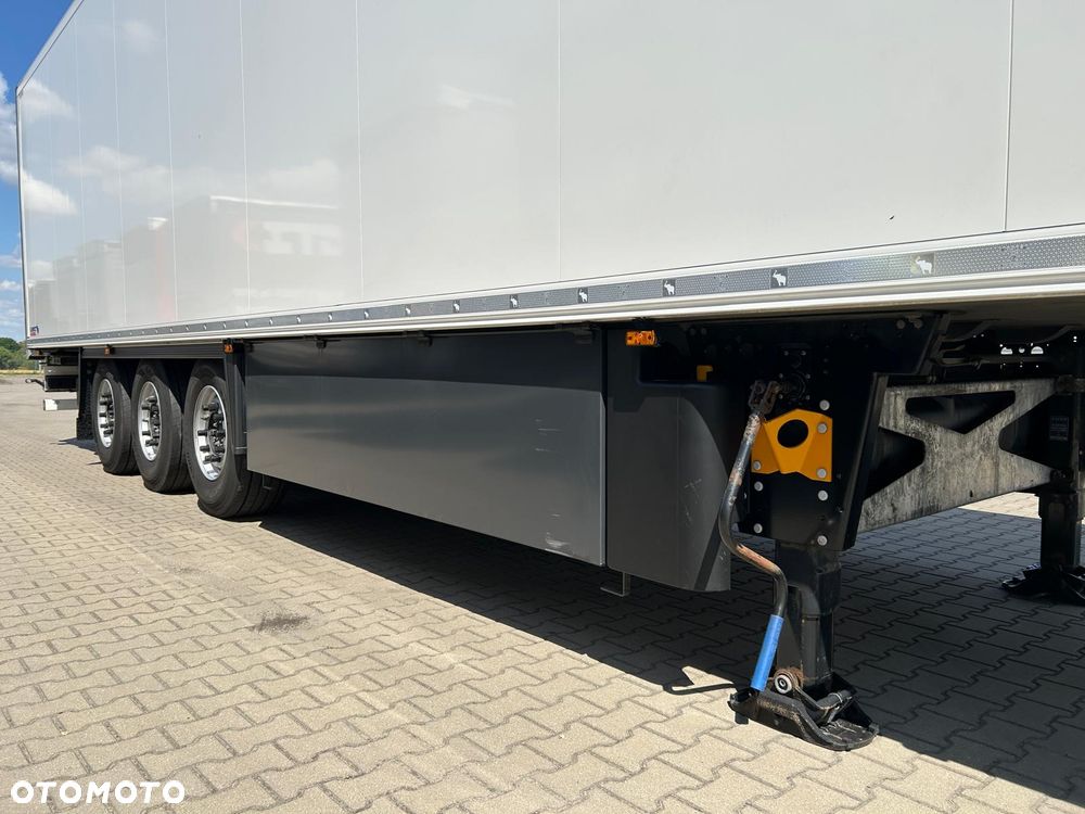 Schmitz Cargobull ThermoKing SLXi300; DOST; Uchwyty promowe, Paleciara - 14