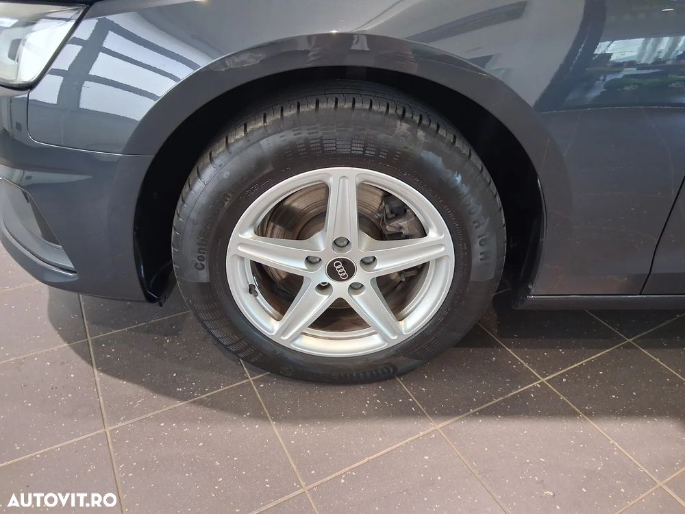 Audi A4 2022 photo 4