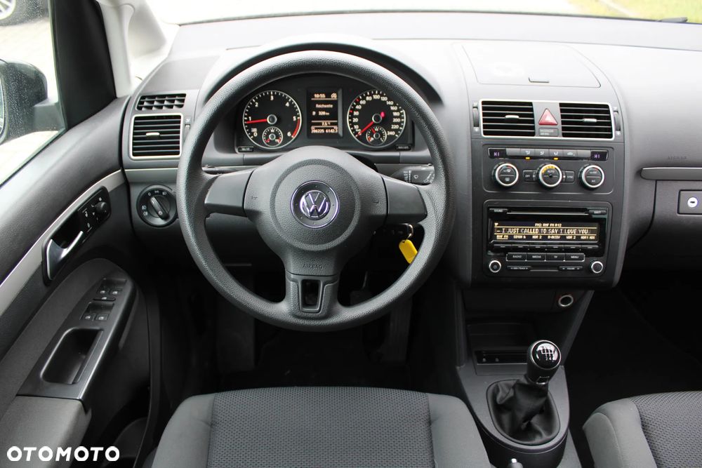 Volkswagen Touran - 18