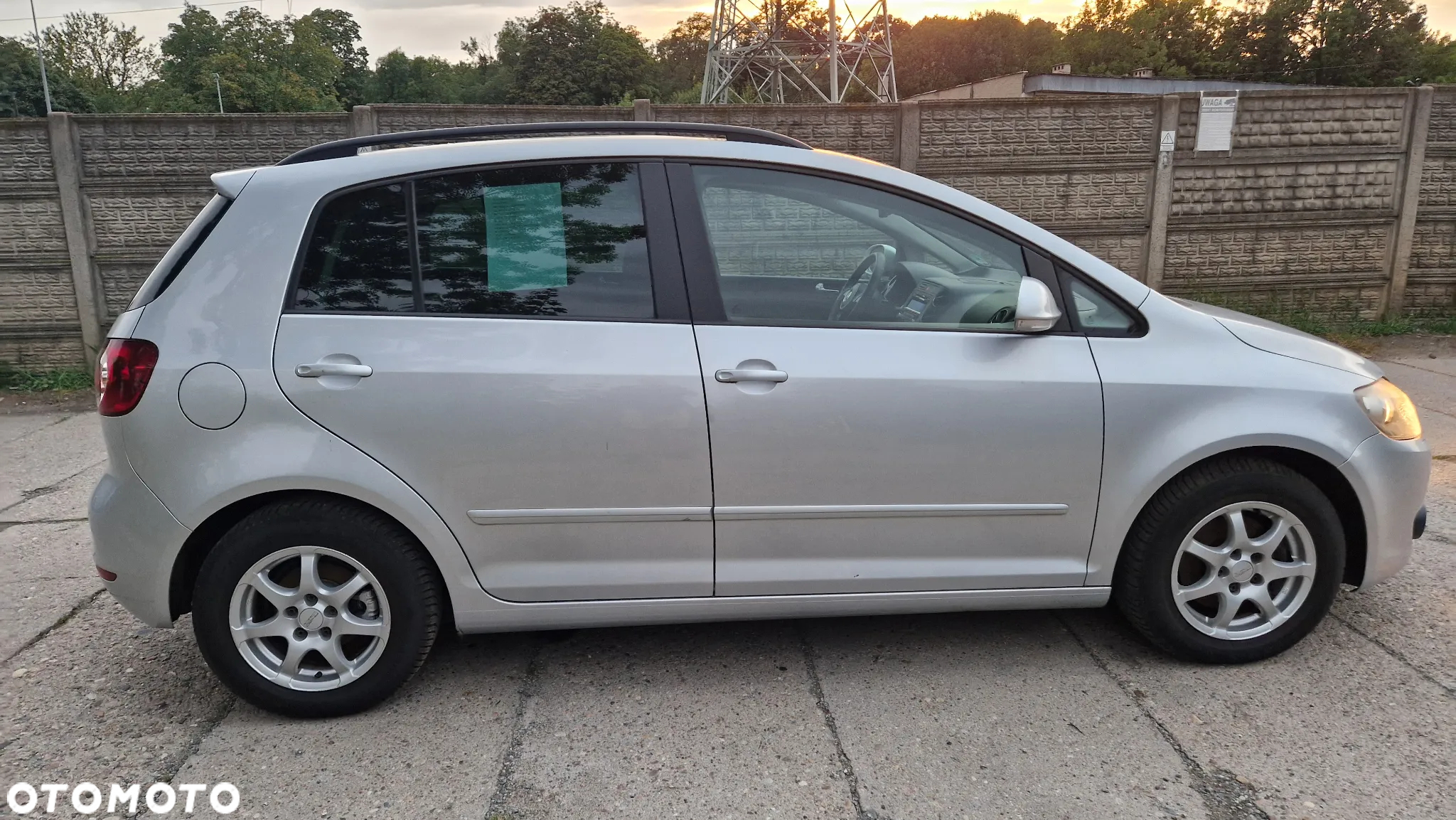 Volkswagen Golf Plus 2.0 TDI Comfortline - 25