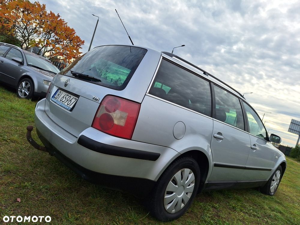 Volkswagen Passat - 4
