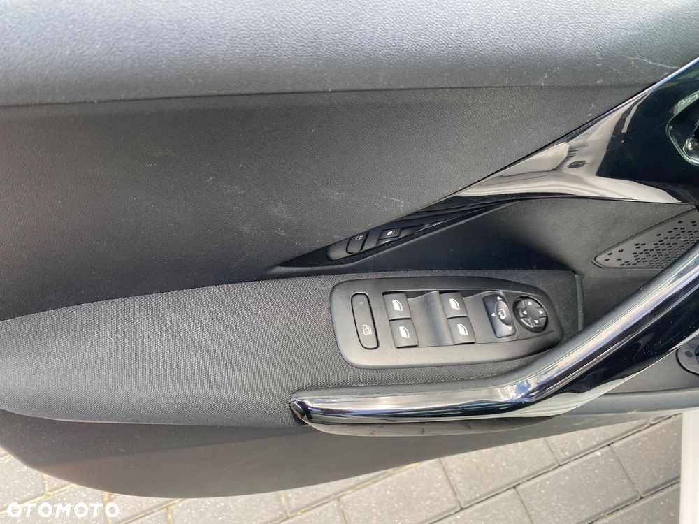 Peugeot 208 PureTech 82 Start & Stop Allure - 18