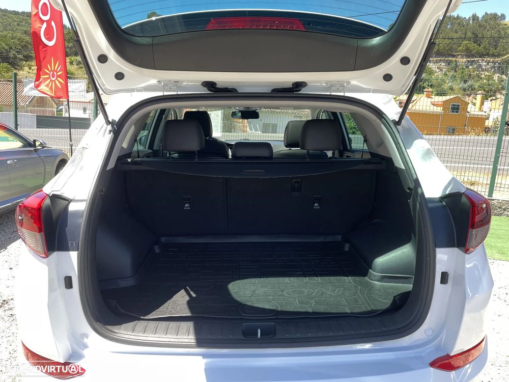Hyundai Tucson 1.7 CRDi Executive - 29
