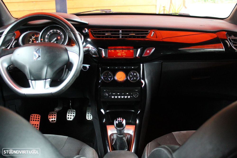 Citroën DS3 1.6 HDi Airdream So Chic - 9