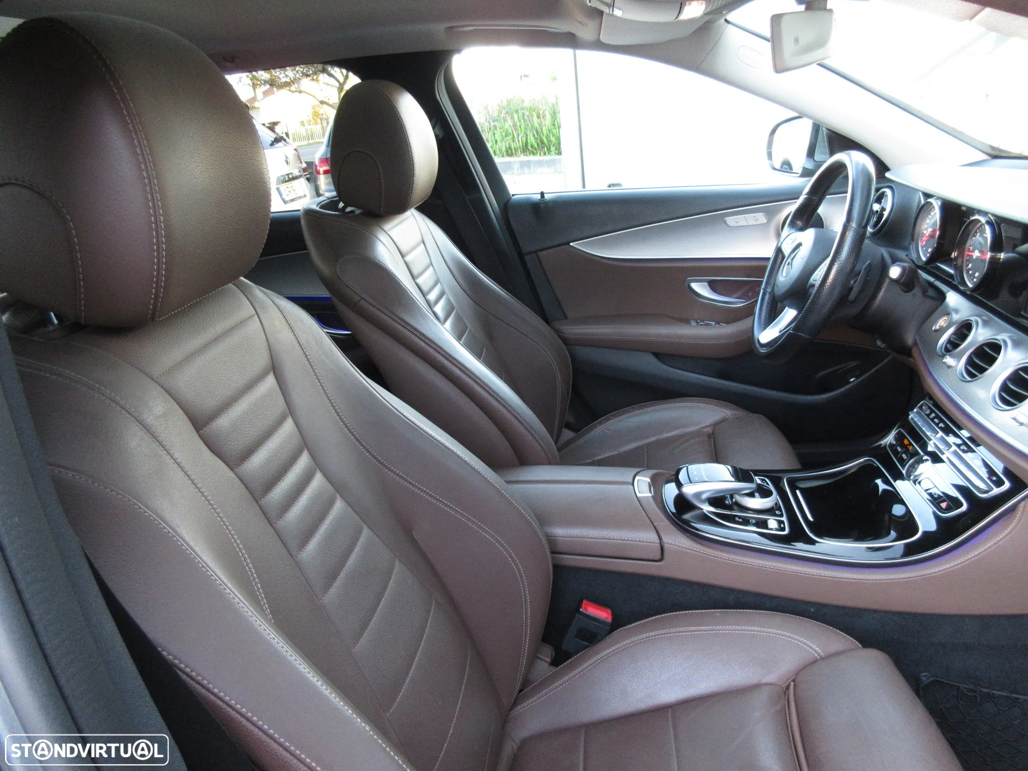 Mercedes-Benz E 200 - 35