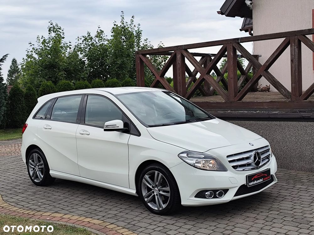 Mercedes-Benz Klasa B 180 Edition - 3
