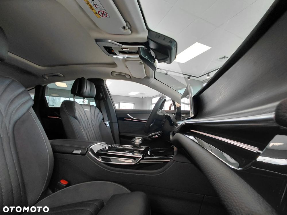 Hongqi H9 2.0T Deluxe - 15