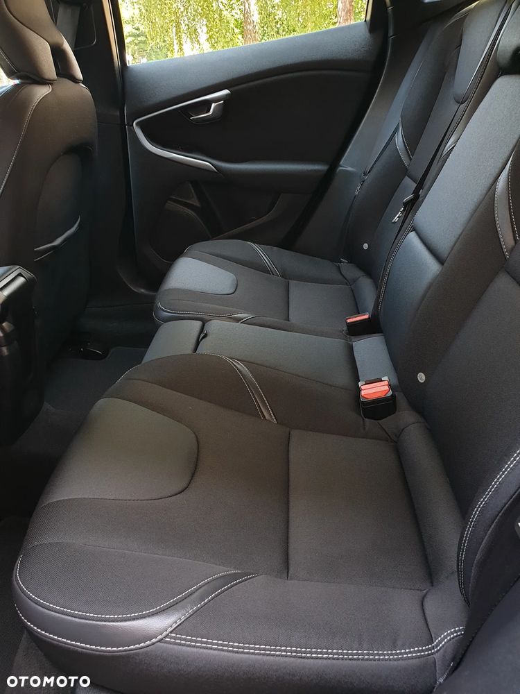 Volvo V40 D2 Linje You - 36