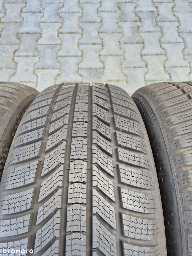 Opony Continental 235 55 R18 - 4
