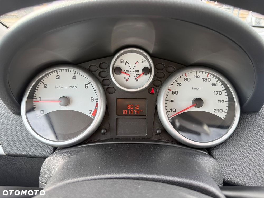 Peugeot 207 75 Urban Move - 19