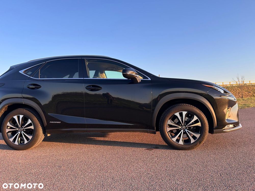 Lexus NX 300h F Impression AWD - 8