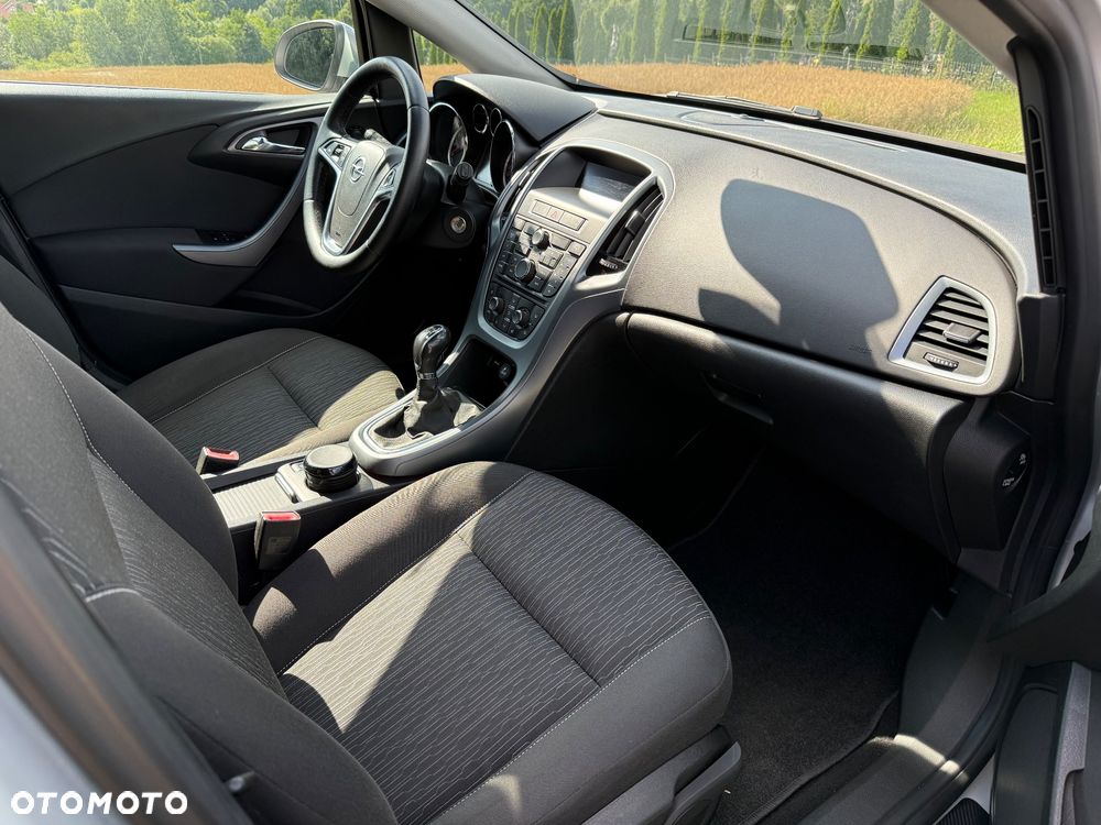 Opel Astra 1.4 T Enjoy - 11