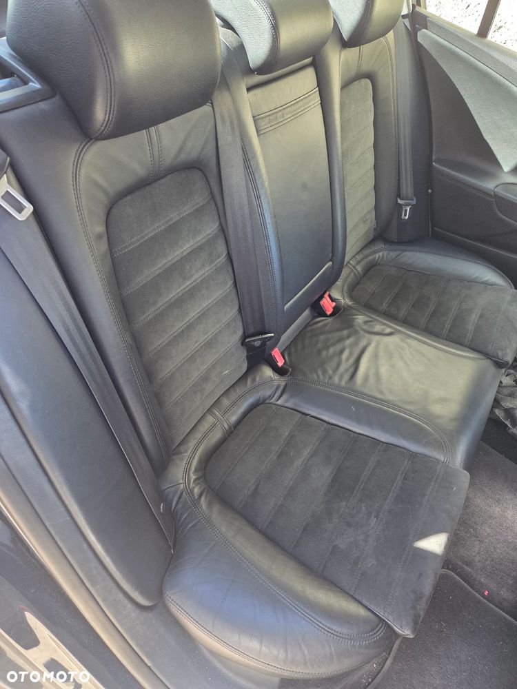 Volkswagen Passat 2.0 TDI DPF Highline - 15